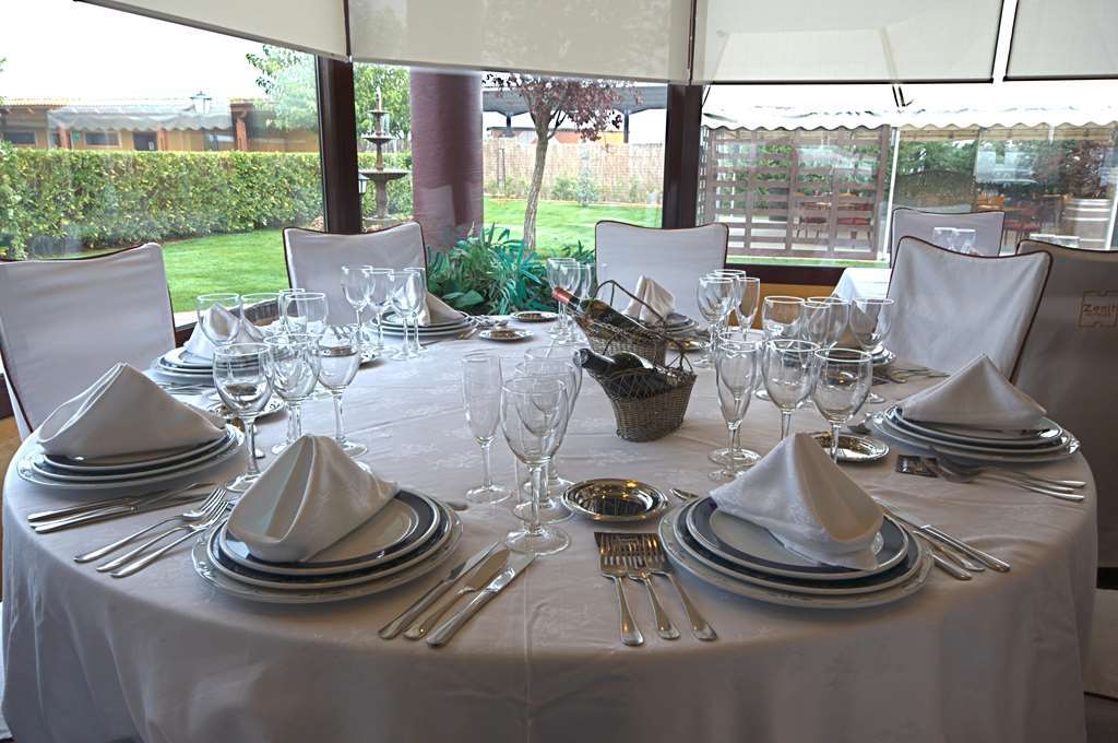 Hotel Nuevo Zenit Calahorra Restaurant foto